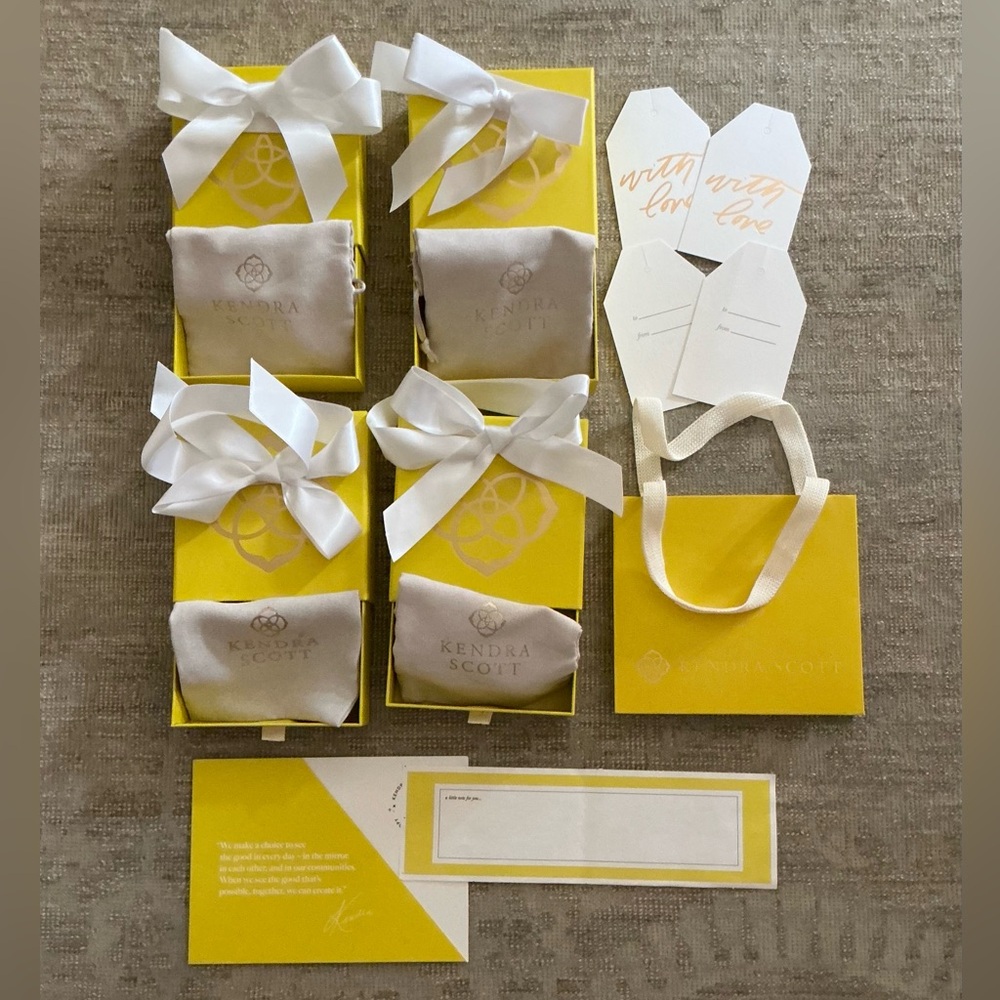 Kendra Scott Gift Boxes